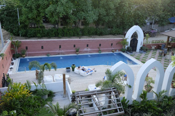 pool hotel zfreeti bagan myanmar