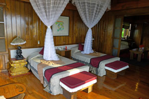 royal villa inle resort twin bed