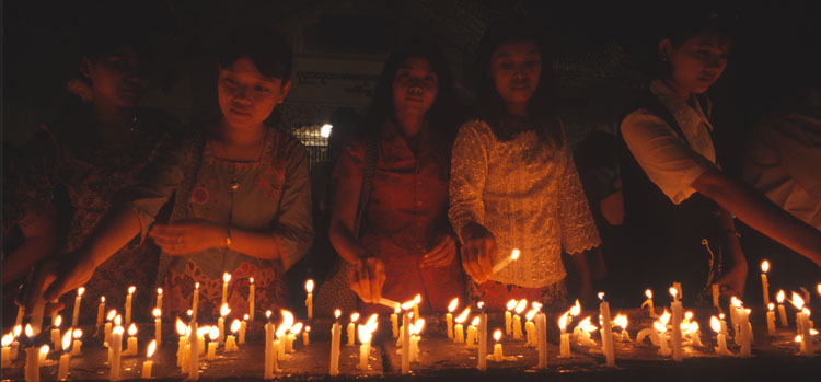 Shwedagon fiesta de las luces  Thadingyut festival