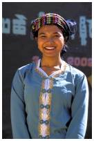 Frau in traditionellem Shan Kostüm