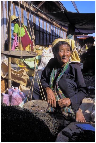 vendeuse de thé au Myanmar