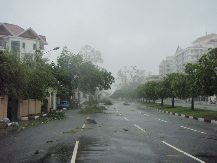 photo cyclone nargis matin 3 mai kaba aye road