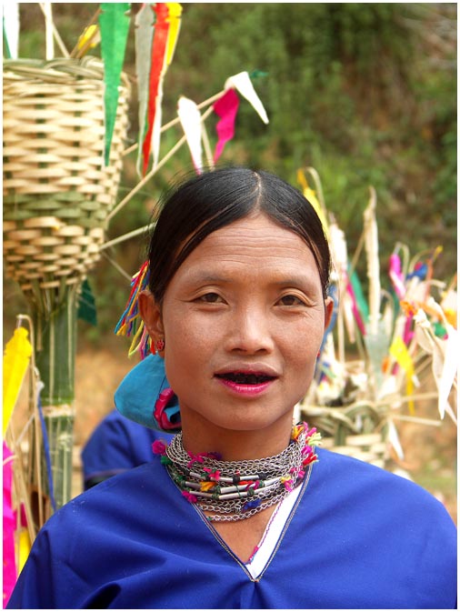woman from loi ethnic group in myanmar